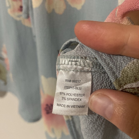 Charming Charlie’s Blue Flutter Bell Sleeve Boho Floral Blouse - Size M - Picture 4 of 4